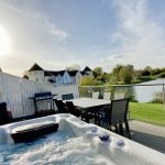 14 Windrush Lake hot tub