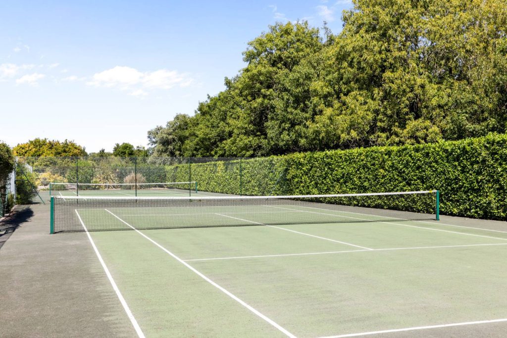 The Landings Tennis Court - Amenities