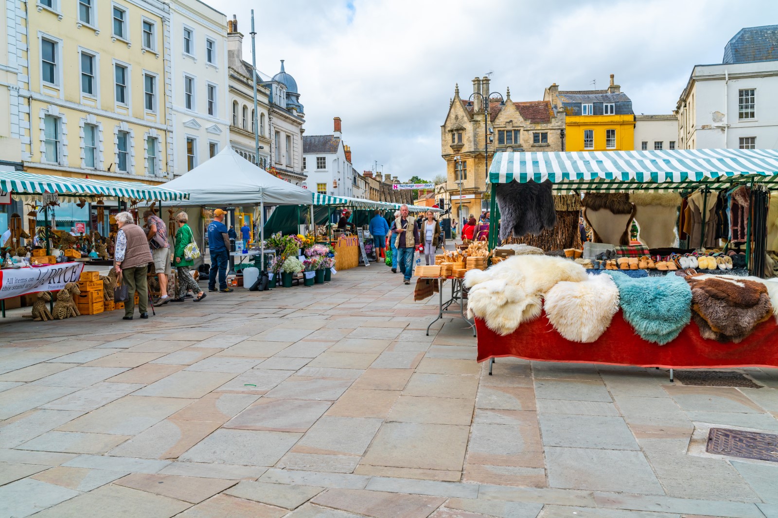 Cirencester Town Centre market