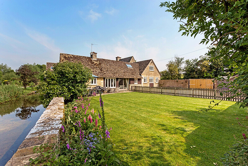 Dancers Cottage Exterior